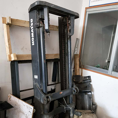 小松3噸柴油叉車門架總成出售